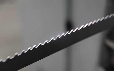 琼海双金属带锯条产生切削噪音的原因具体有哪些？